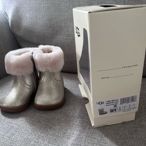 Size 0/1 metallic uggs